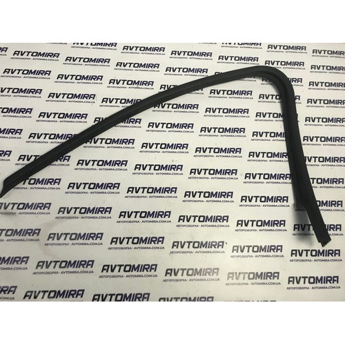 Накладка двери передней правой Ford Focus 2 2005-2010 4M51A201A18